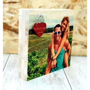 בלוק עץ עם תמונה אישית + מנעול אהבה Monograma