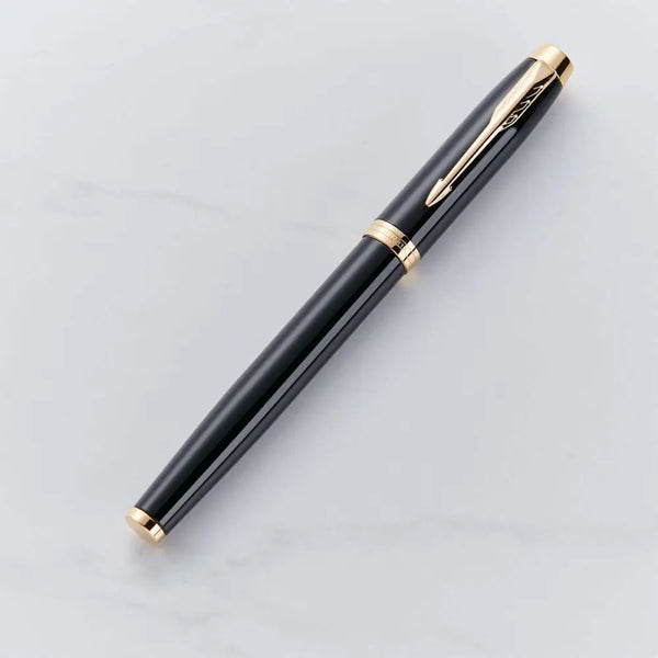עט פרקר נובע עם חריטה אישית ולוגו – מתנה עסקית יוקרתית Monograma