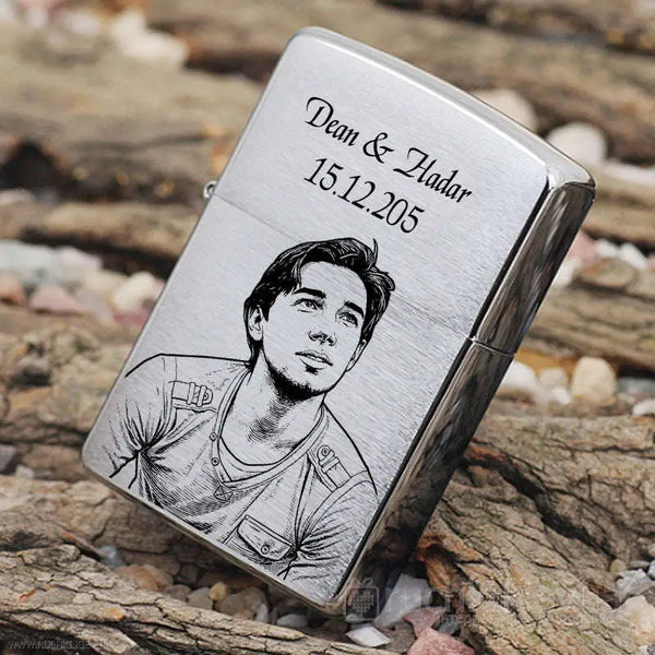 מצית ZIPPO עם חריטה אישית של תמונה Monograma